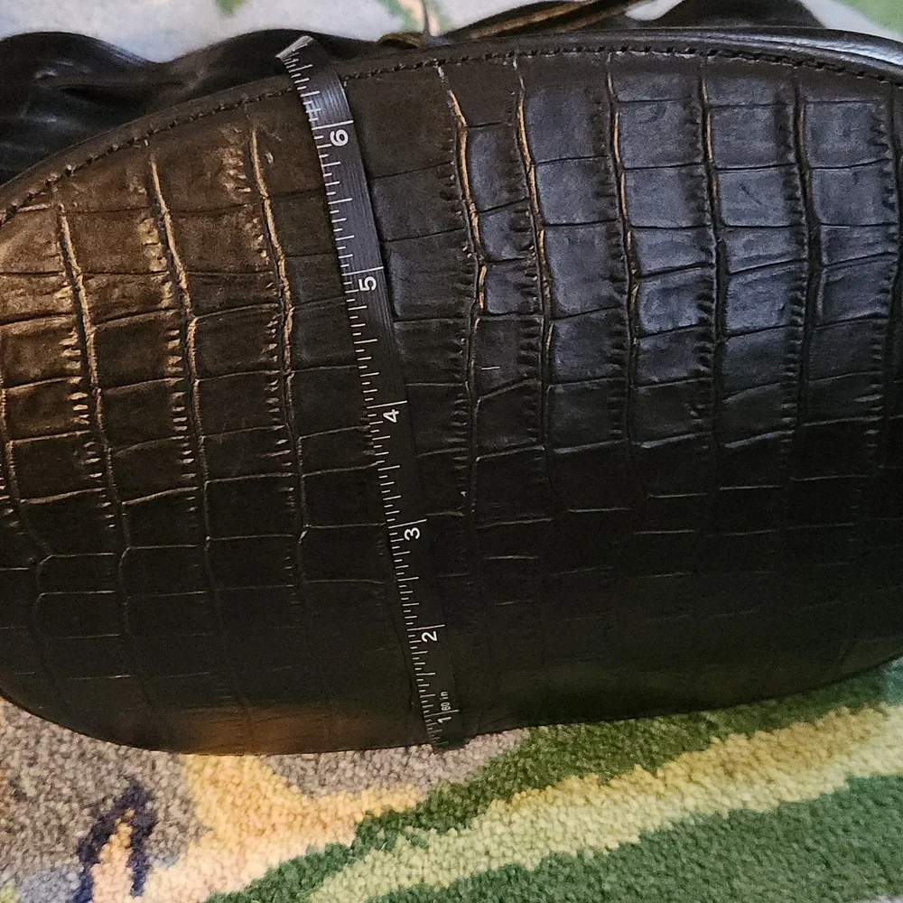 Sezane Farrow Croc Embossed Farrow Bucket Back - Picture 12 of 12